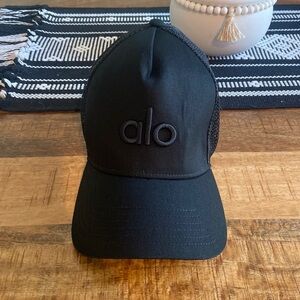 Like new alo hat